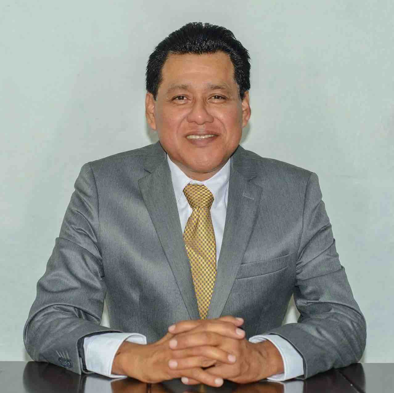 Dr. Bernardo Domínguez González