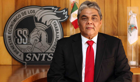 Dr. Esteban Leonardo García Valenzuela