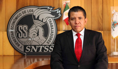 Dr. Fernando Mendoza Arce